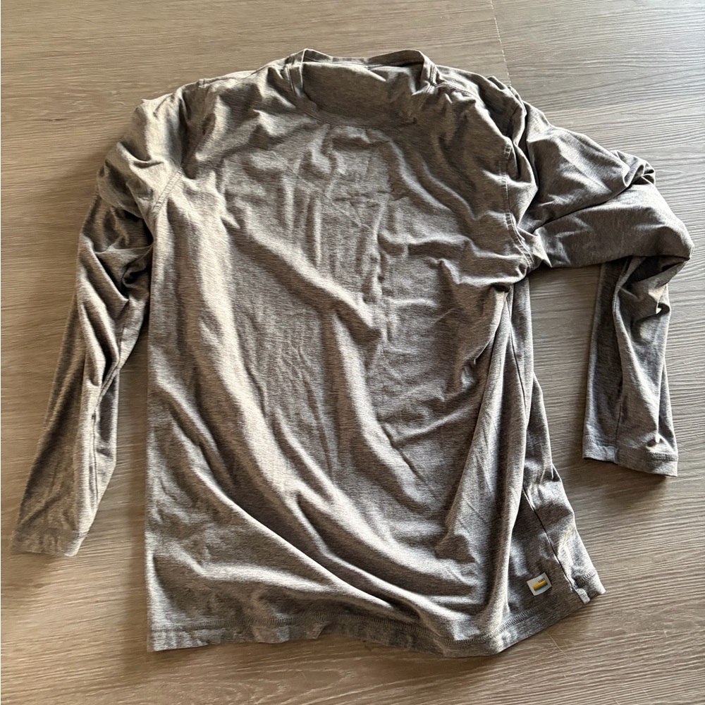 Vuori Gray Long Sleeve Tee